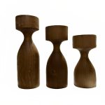 ست سه‌تایی شمعدان چوبی طبیعی، دست‌ساز و مقاوم. مناسب برای دکوراسیون مدرن، سنتی و روستیک.