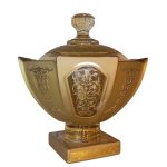 ظرف دکوری استیج سلطان: جلوه‌ای از شکوه و اصالت.